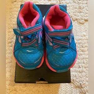 Baby Saucony sneakers